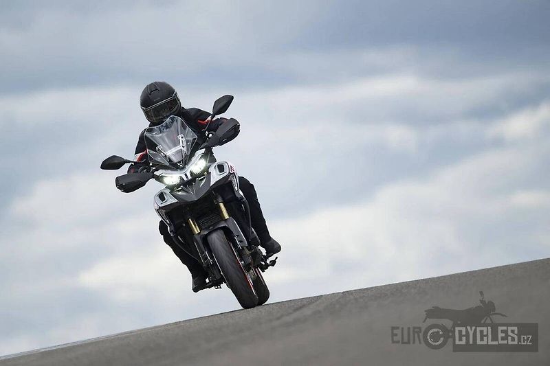 Benelli (2026) TRK 902 Stradale - fotka 16 z 18