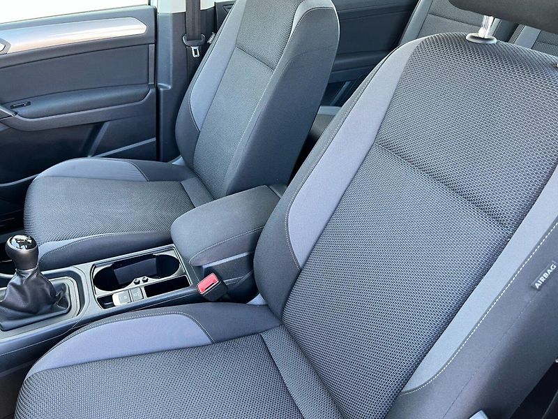 Volkswagen Touran (2019) 1.6TDi 85kW COMFORTLINE - fotka 15 z 28