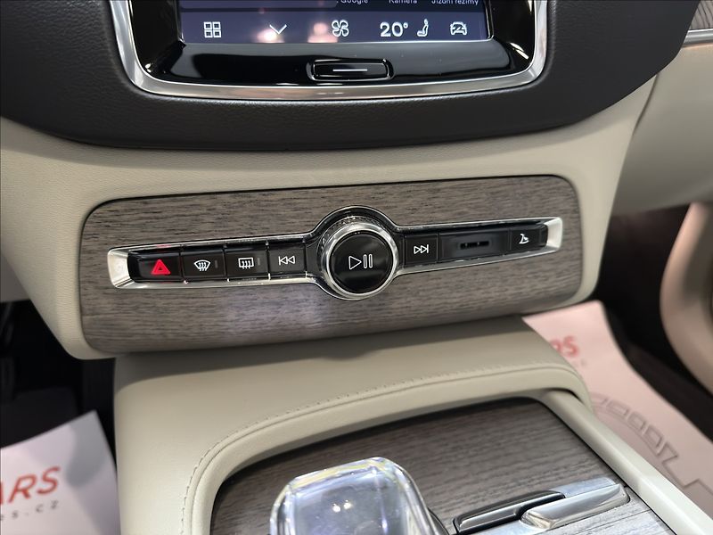 Volvo XC90 2,0   B5 POLESTAR HARMAN 360 - fotka 18 z 40