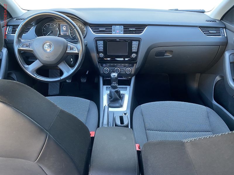 Škoda Octavia (2013) 1.2 TSi, Ambition, park.čidla - fotka 8 z 16