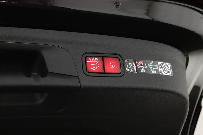 Mercedes-Benz GLE (2025) 450, 360°, Prem.Audio - fotka 23 z 27