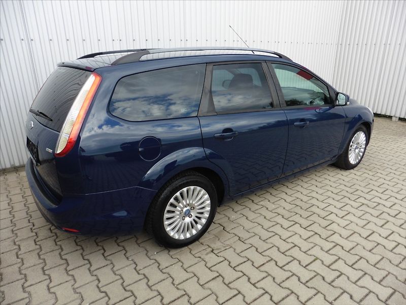 Ford Focus 1,6 TDCi Tournier - fotka 4 z 18