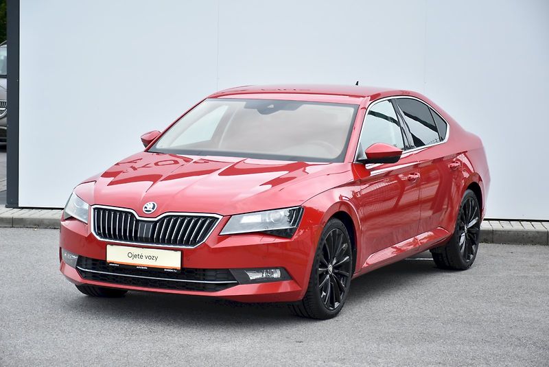 Škoda Superb (2019) Style Plus 2.0 TDI 140kW DSG - fotka 6 z 34