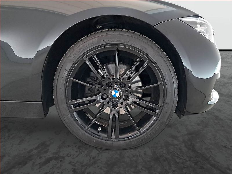 BMW Řada 3 (2015) Sport Line 320 d xDrive, 4X4 - fotka 15 z 21