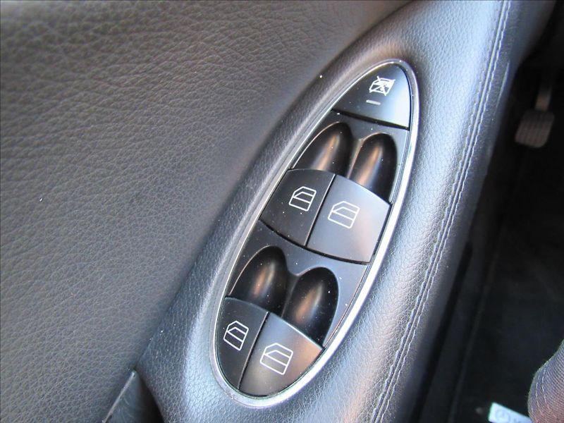 Mercedes-Benz CLS 3,0 320 CDi 7-GR-Tronic Elegan - fotka 25 z 30