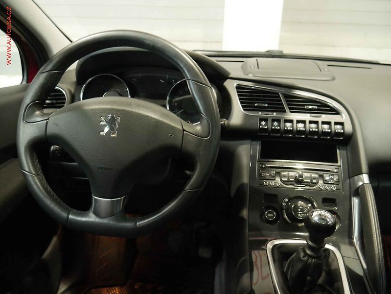 Peugeot 3008 (2010) 1.6HDi, 2.maj, Navi, panor - fotka 11 z 21