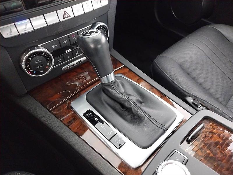 Mercedes-Benz Třídy C (2011) C 250 CDI 4MATIC, 4X4 - fotka 13 z 23