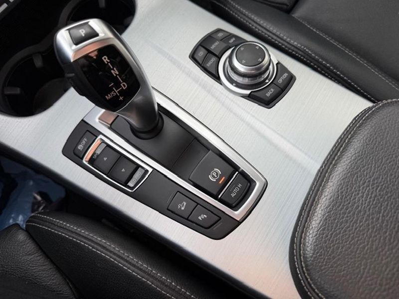 BMW X3 xDrive 20D M-Paket - fotka 23 z 37