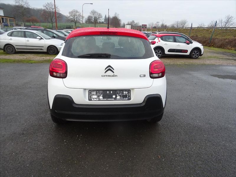 Citroën C3 1,2 PureTech 61 kW - fotka 8 z 28