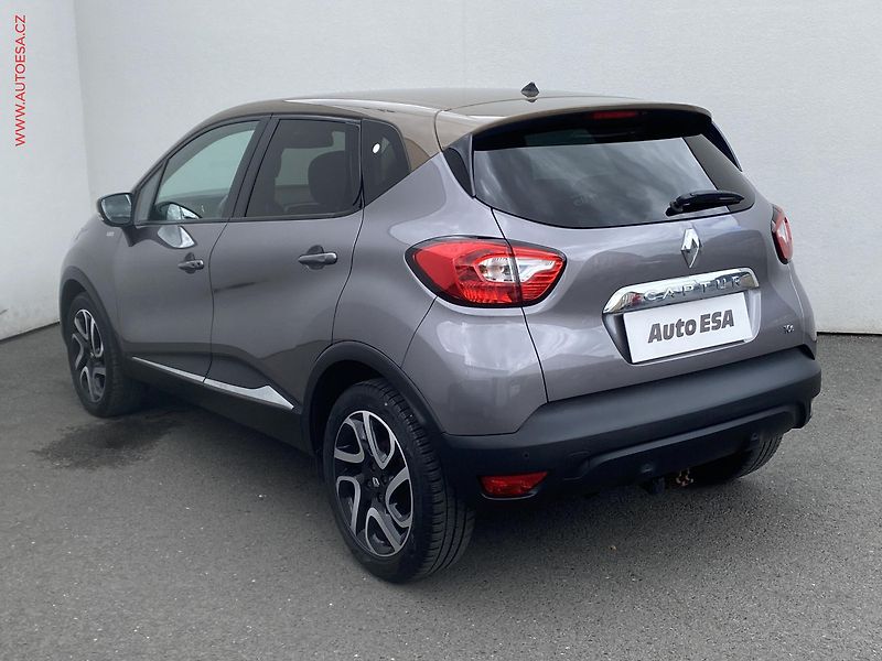 Renault Captur (2016) 1.2 TCe, AT, TZ, navi, kamera - fotka 6 z 16