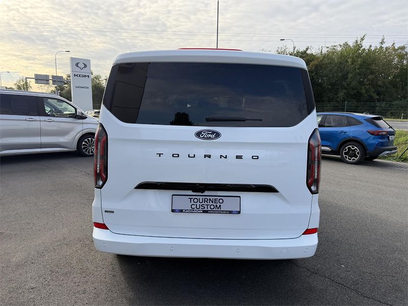Ford Tourneo Custom (2026) Titanium X L1, Tourneo, 2.5 Du - fotka 4 z 21