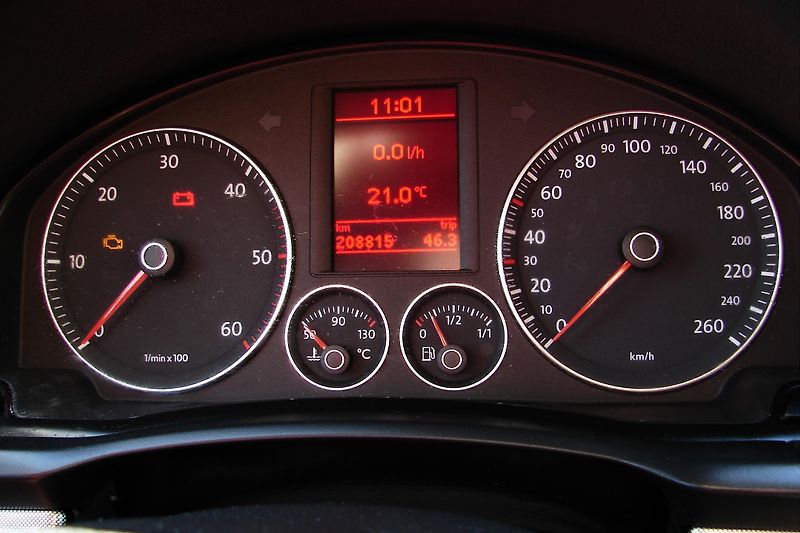 Volkswagen Golf V 1.9 TDi 105PS BlueMotion Pan - fotka 24 z 40