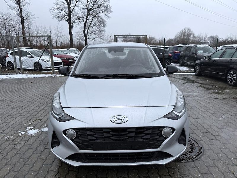 Hyundai i10 1.0i 49 kW klima, serviska - fotka 2 z 17
