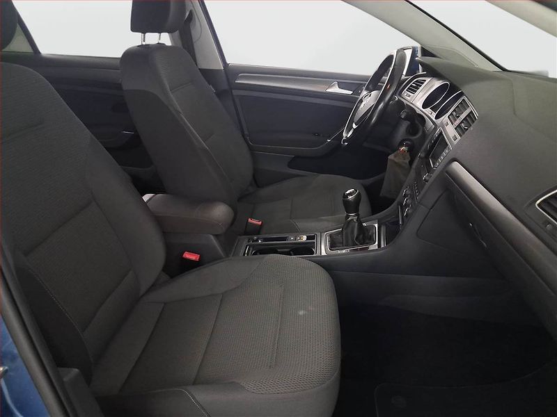 Volkswagen Golf (2013) Comfortline 1.6 TDI, Tempomat - fotka 9 z 15