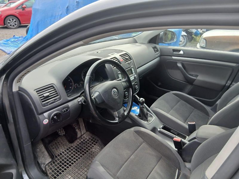 Volkswagen Golf 1.4TSI, točí, ale nechytne - fotka 8 z 16