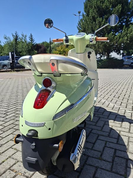 Peugeot Django 125 (2026) Hot Color Pistachio  - fotka 9 z 13