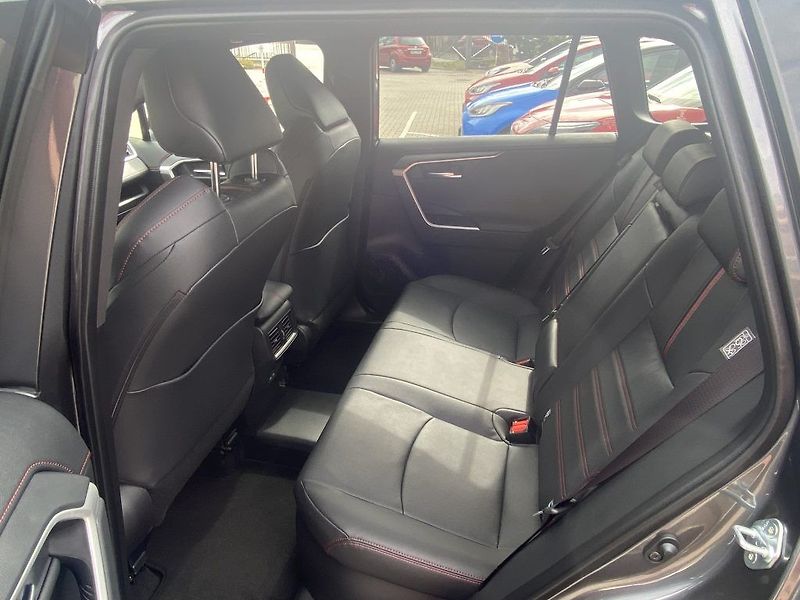Toyota RAV4 2.5 Plug-in Hybrid Executive - fotka 12 z 28