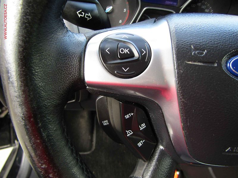 Ford Focus (2012) 1.6 TDCi, 1.maj, AC, temp - fotka 12 z 20