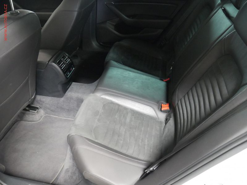 Volkswagen Passat (2015) 1.4TSI, AT, navi, LED - fotka 9 z 28