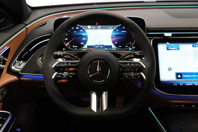 Mercedes-Benz Třídy E 220d4M,AMG,VZDUCH,VENTILACE,TZ - fotka 20 z 34