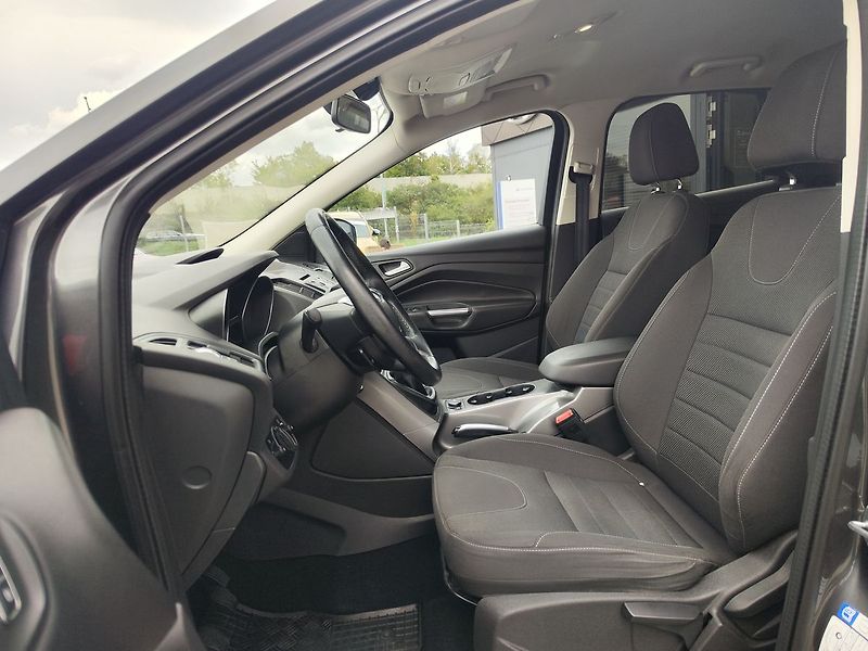 Ford Kuga 1.5 EB/110kW Sync Edition - fotka 12 z 28