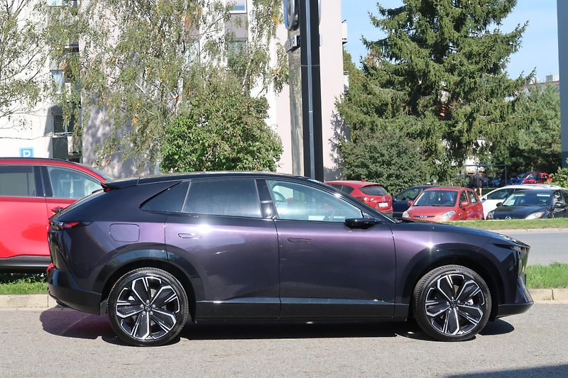 Mazda CX-6e (2026) EV 258ps Takumi Plus - fotka 6 z 33