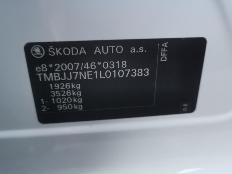 Škoda Octavia 2,0TDI DSG 110kW ACC STYLEPLUS - fotka 30 z 87