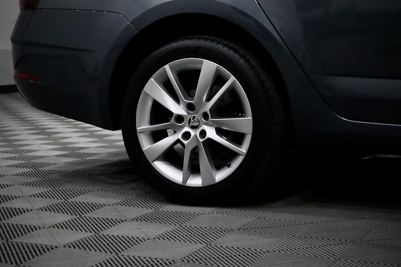 Škoda Octavia 3 FL Combi 1.4 TSI 110 kW - fotka 8 z 38