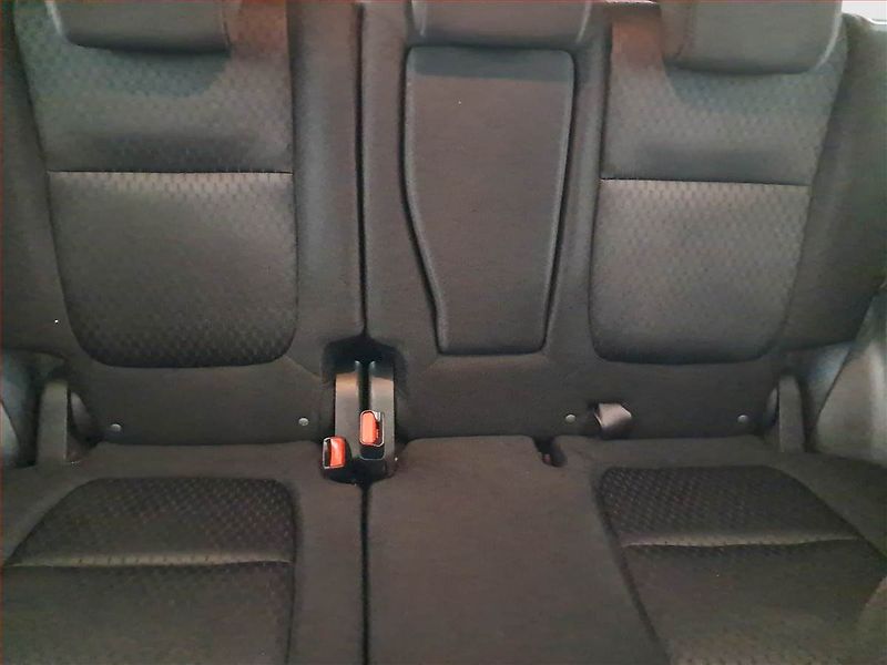 Mitsubishi Outlander (2014) Intense 2.2 DI-D, 4X4 - fotka 9 z 14