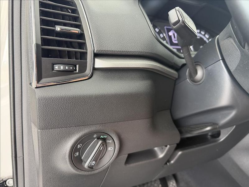 Škoda Karoq 2,0 TDi, DSG,NAVI,TZ,LED - fotka 16 z 28