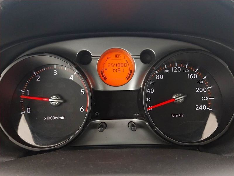Nissan Qashqai (2008) 1.5 dCi, dobrý stav - fotka 11 z 22