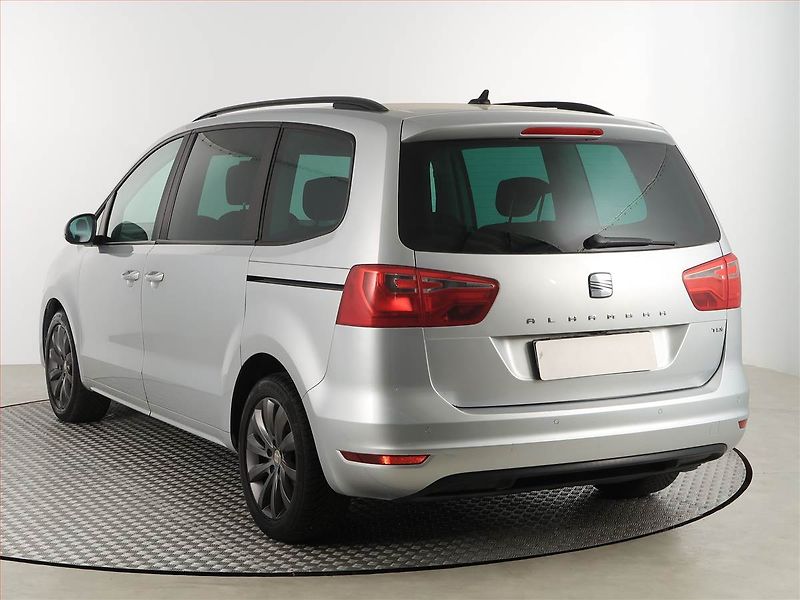 Seat Alhambra (2015) 2.0 TDI, Automat, 7 míst - fotka 4 z 19