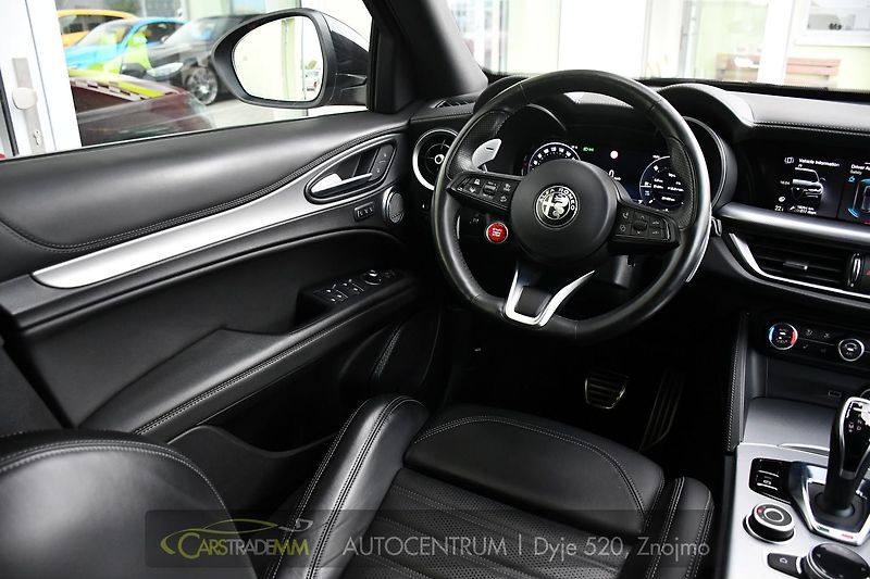 Alfa Romeo Stelvio 2.2 D154kW Veloce AT8-Q4 - fotka 21 z 56