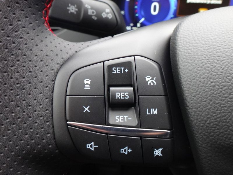 Ford Kuga (2022) ST-Line X, 1.5EcoBoost 110kW/1 - fotka 18 z 24