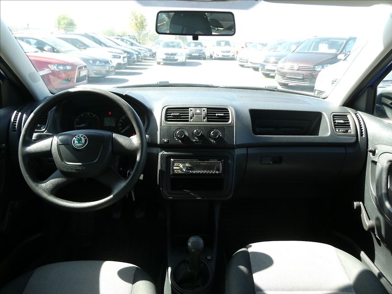 Škoda Fabia 1,2 HTP klimatizace - fotka 19 z 28