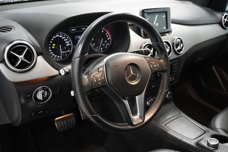Mercedes-Benz Třídy B (2015) B250 2,0I AUTOMAT - fotka 13 z 30