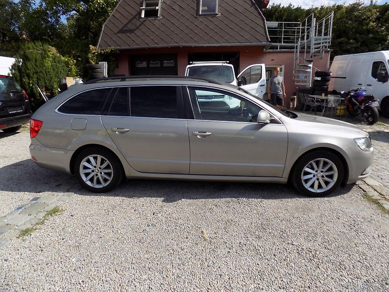 Škoda Superb 1,6 TDI 77 KW NAVI, TEMP - fotka 6 z 34