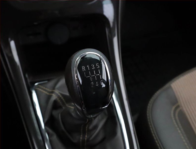 Opel Astra (2013) 2.0 CDTI, Xenony, Tempomat - fotka 13 z 15