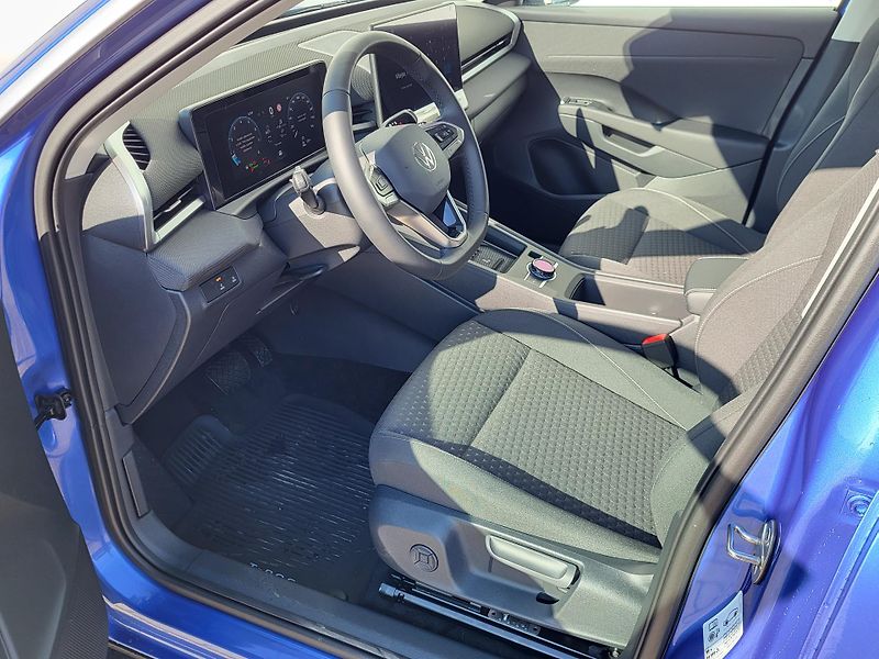 Volkswagen T-Roc (2026) Life 1,5 eTSI 85kW 7DSG - fotka 6 z 23