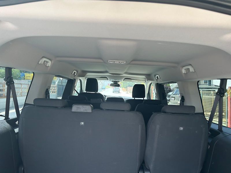 Peugeot Traveller (2017) - fotka 15 z 15