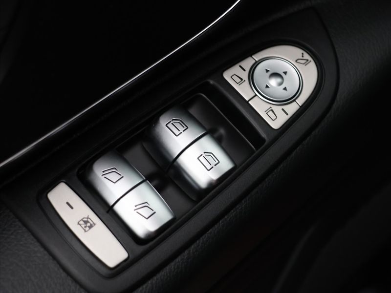 Mercedes-Benz Vito L 2,0 119 CDI 140 kW DPH Aut. - fotka 17 z 31