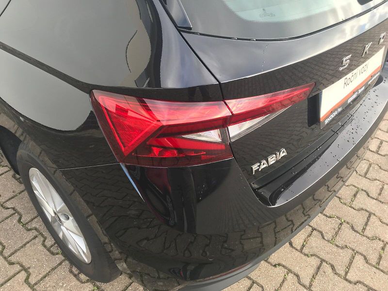 Škoda Fabia (2025) SELECTION  1,0 TSI - fotka 21 z 25