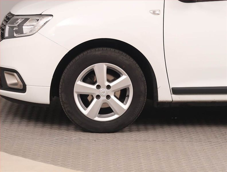 Dacia Logan (2019) 1.0 SCe, Navi, Tempomat - fotka 14 z 15