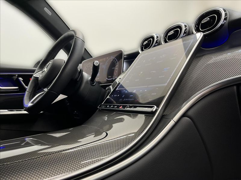 Mercedes-Benz GLC 300e 4MATIC kupé s hybridní te - fotka 16 z 22