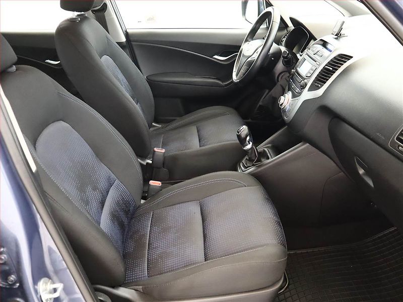 Hyundai ix20 (2012) 1.4 CVVT, ČR,1.maj - fotka 7 z 12