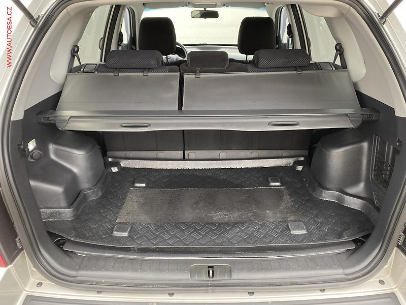 Hyundai Tucson (2008) 2.0i, AC, el. výbava - fotka 7 z 15