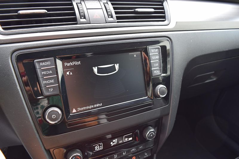 Škoda Rapid (2016) 1.2TSI 66kw AMBITION JOY XENON - fotka 22 z 49