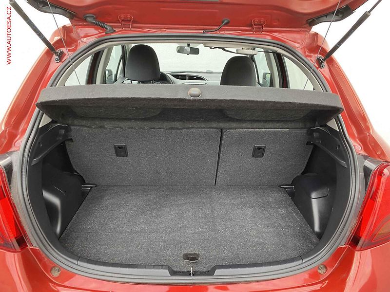 Toyota Yaris (2014) 1.3i, ČR, AC, temp, STK6/28 - fotka 7 z 16