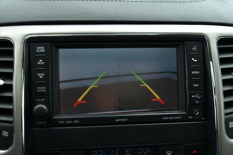 Jeep Grand Cherokee 3.0CRD 177kW AWD LIMITED TAŽNÉ - fotka 23 z 28