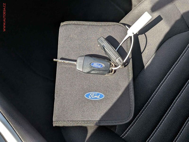Ford Mondeo (2017) 1.5 EB, AC, tempo, park.asist - fotka 15 z 15